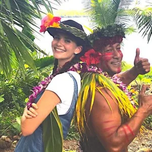 Tour group exploring Oahu’s famous North Shore sights