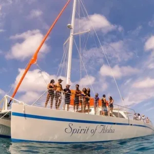Sailing adventure around Waikiki and Oahu islands