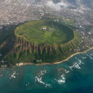 Hiking Diamond Head crater followed by Waikiki beach visit