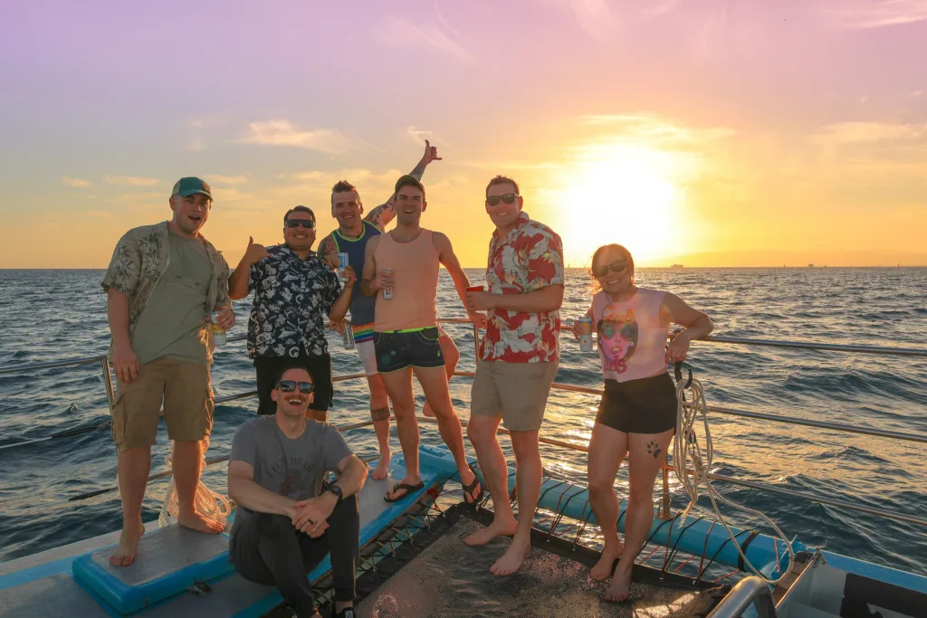 Sunset cruise along Waikiki’s scenic coastline