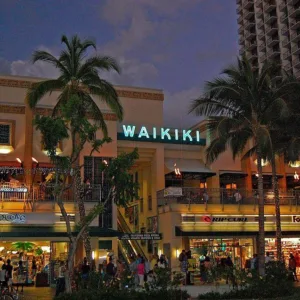 After Dinner Tour along the Famous Waikiki Beach Strip