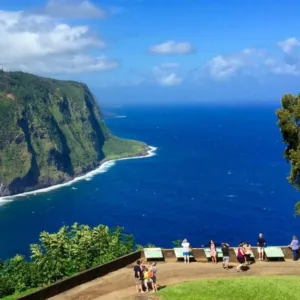 Grand circle tour exploring Big Island's main sites