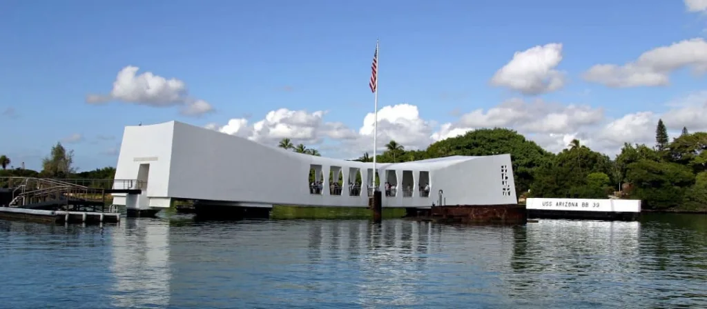 Complete Pearl Harbor experience from Waikiki area
