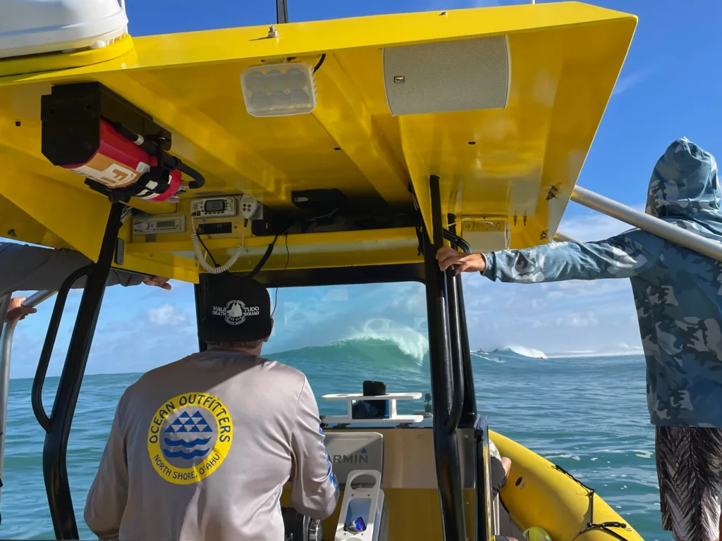 Boat tour combo exploring the North Shore’s coastal beauty
