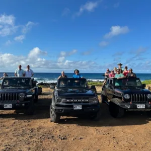 Small group exploring Oahu on circle island jeep tour
