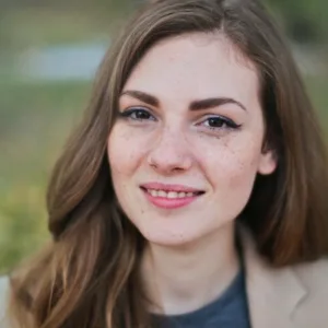 Smiling woman posing during a portrait photoshoot in Hawaii