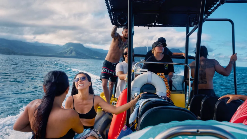 Private boat adventure exploring Waikiki’s ocean and reefs