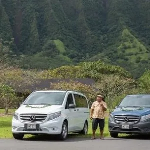 VIP guests exploring Oahu’s island landmarks in style