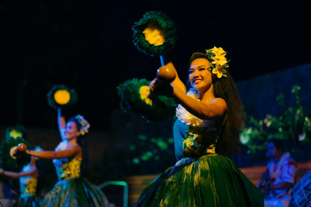 General seating for Hawaiian Luau buffet in Waikiki