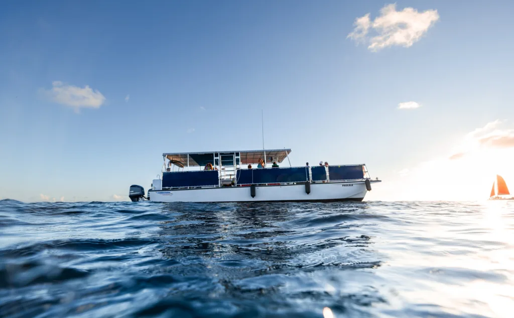 Scenic private boat tour along Waikiki coastline