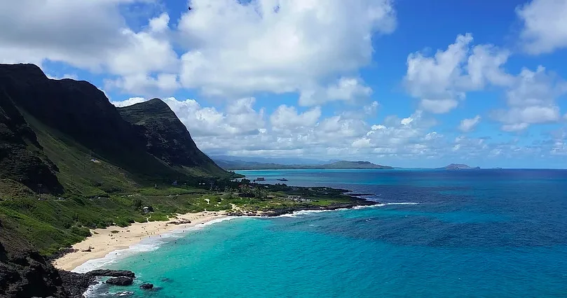 Scenic drive along East Coast Circle Tour in Waikiki