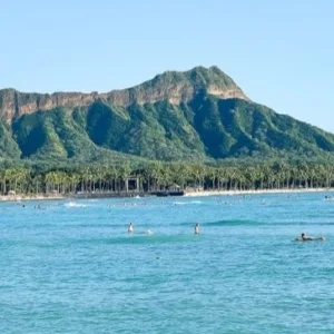 VIP limousine tour of Diamond Head and historic sites