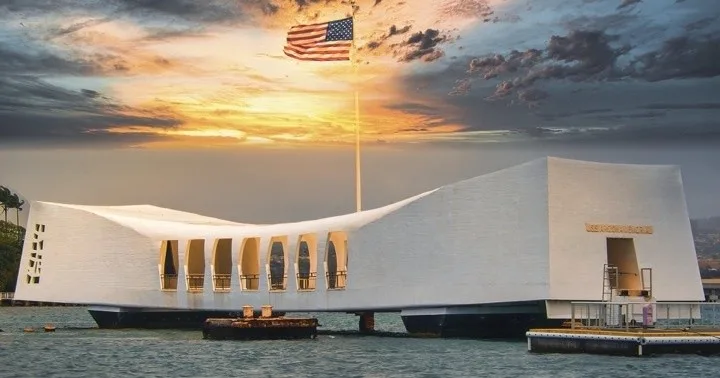Half-day tour of Pearl Harbor and USS Arizona Memorial
