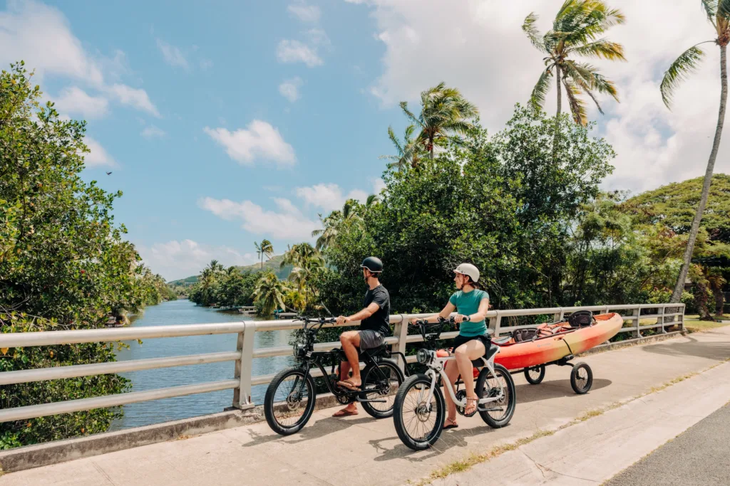 Guided kayak and e-bike tour around Mokulua Islands on Oahu