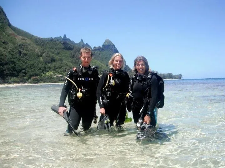 Student practicing rescue skills during PADI dive class