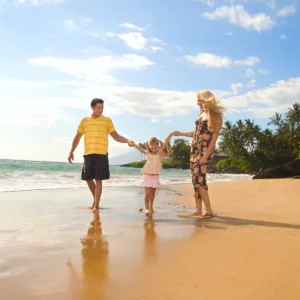 Private tour group enjoying scenic Circle Island drive