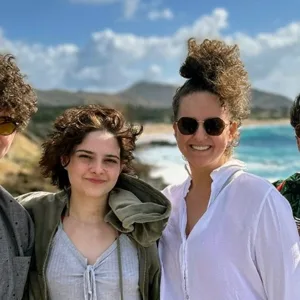 Private Circle Island tour for up to seven guests