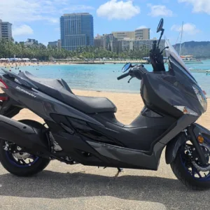 Riding 2024 Suzuki Burgman 400 ABS through Waikiki Oahu island