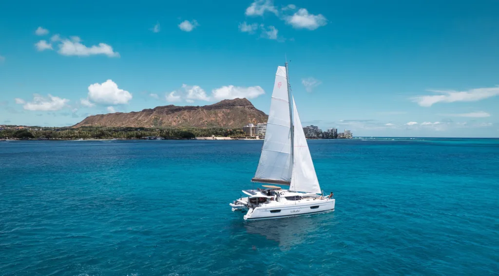 Larger group enjoying a scenic Waikiki boat cruise