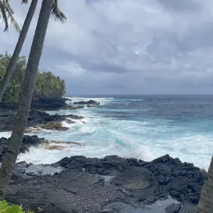 Scenic e-bike tour along Hawaiian beach cliffs