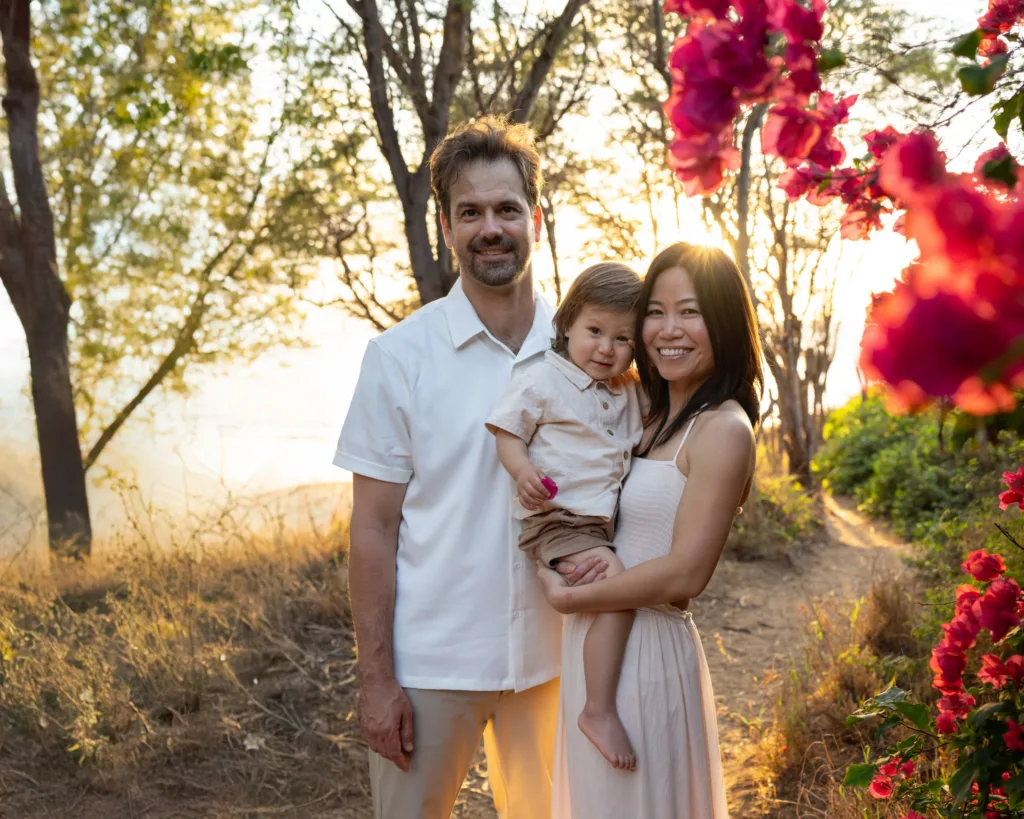 Couple enjoying a 45 minute photo session in Maui