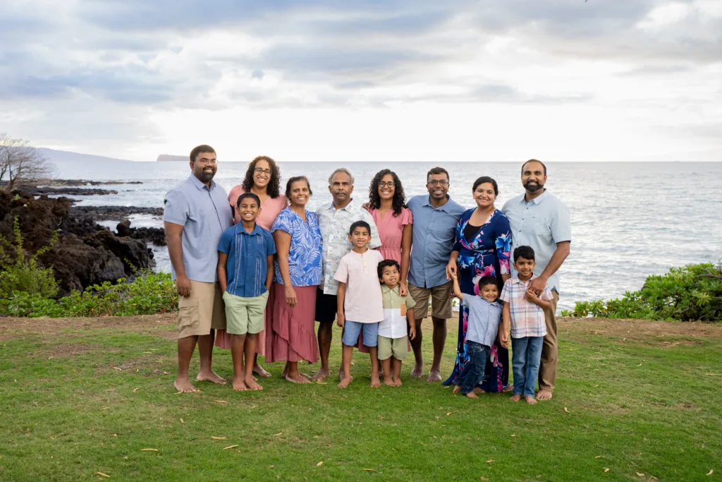 Couple captured in candid shots during 75 minute Maui session