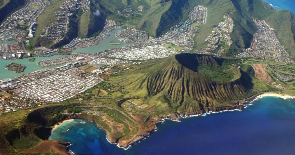 Customized private tour exploring North Shore highlights