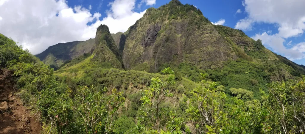 Guided hike through the lush Iao Valley on Maui