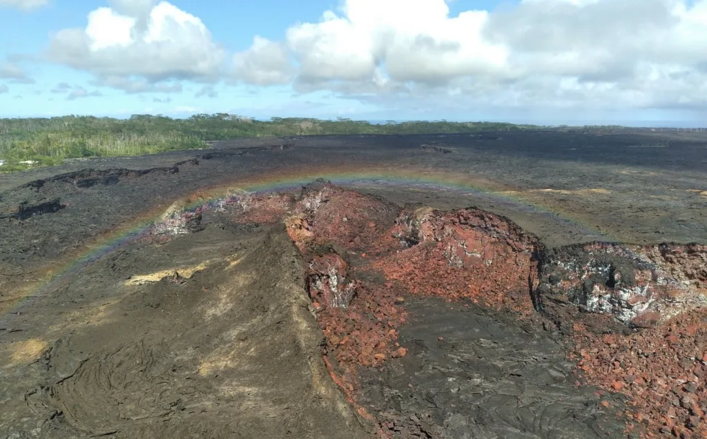 Lava flow glowing red at Fissure 8 in Volcanoes National Park