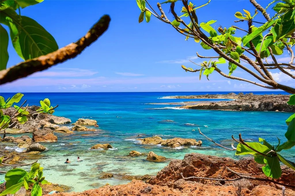 Scenic view of the island during a private circle tour