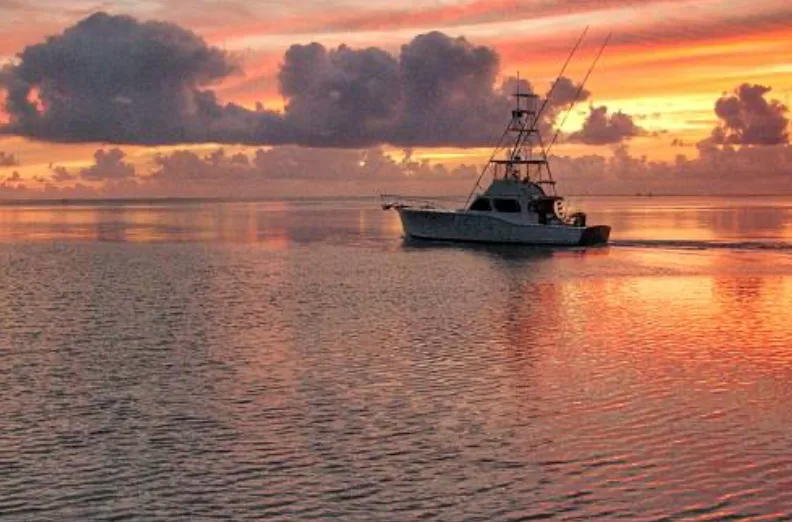 Sunset fishing trip with relaxing views over Kona waters