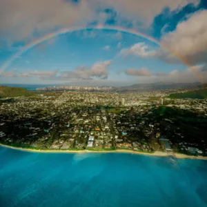 Private helicopter tour showcasing Oahu’s stunning landscapes