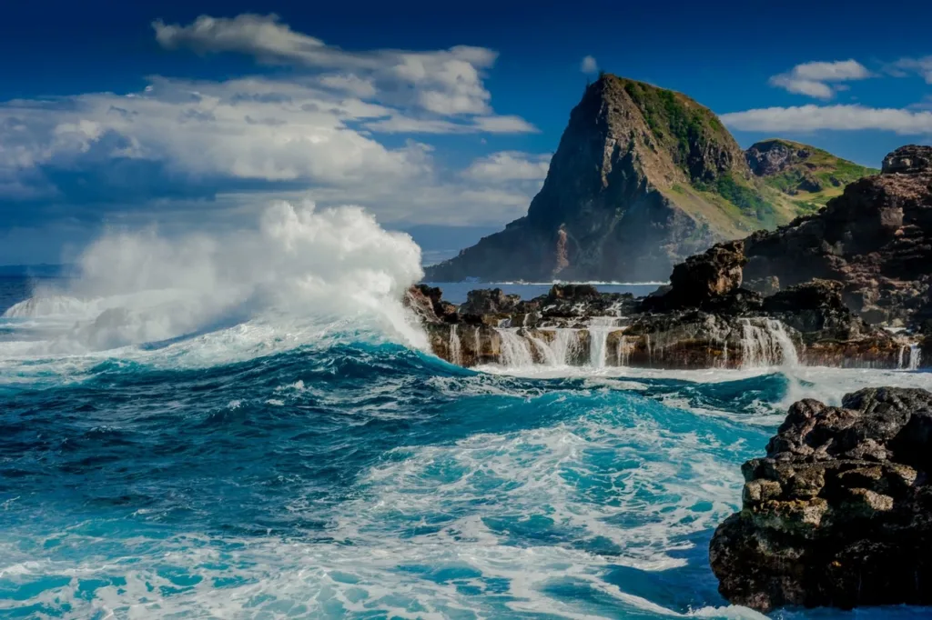 Hikers walking along Waihee Ridge Trail in Maui