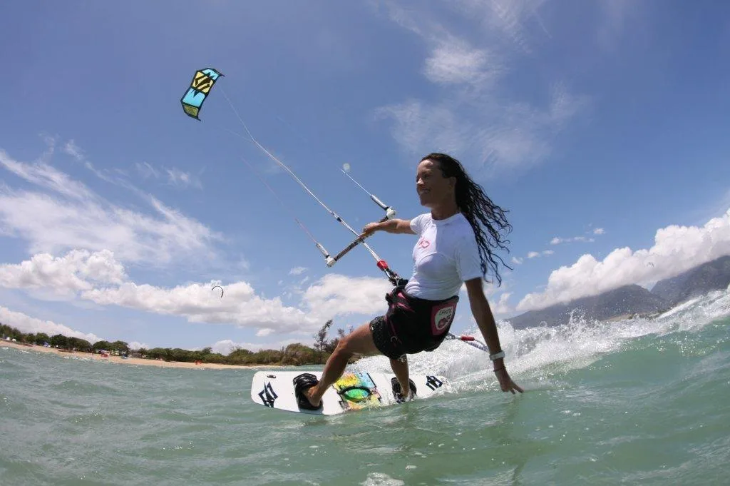 Introductory kitesurfing class teaching kite control