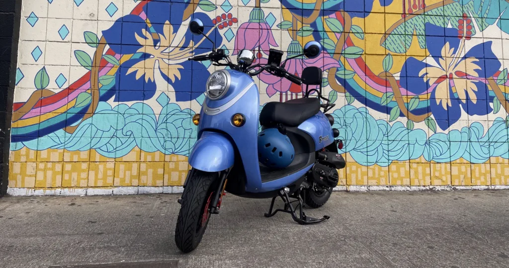 49cc moped available for rent in Waikiki