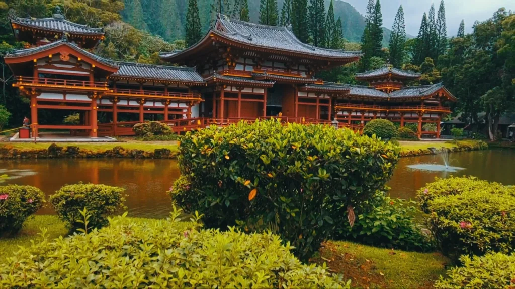 Scenic full-day tour around Oahu island