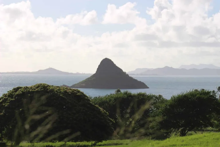 Secret Oahu Full Circle Island Tour from Honolulu