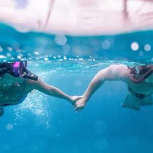 Leisure yacht cruise with swimming and snorkeling in Waikiki