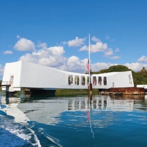 Kahului Maui to Oahu: World War II Heroes Deluxe Pearl Harbor Tour 39 (39 OGG-1D)