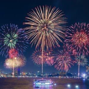 Waikiki Friday Fireworks Cruise