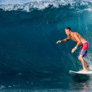 Learning to surf in a small group setting