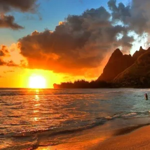 Sunset cruise on Shaxi with whale watching near Waikiki coast