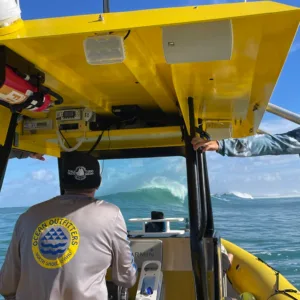 Boat tour combo exploring the North Shore’s coastal beauty