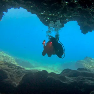 Private guided shore dive tour on west side island