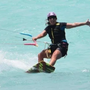 Kiteboarding students practicing on Maui’s windy beaches