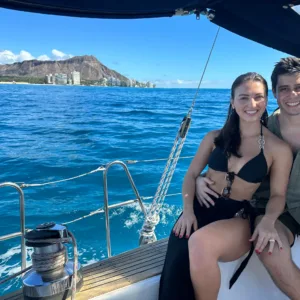 Day and sunset sailing tour for couples in Waikiki