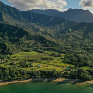 Instructor explaining Ahupua’a food systems to class
