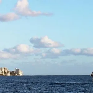 Hands-on sailing lessons for beginners on the water